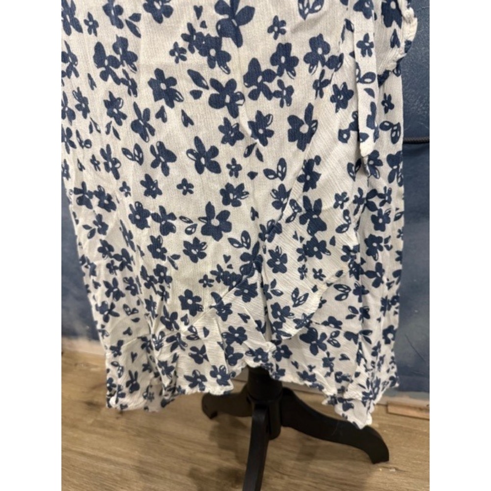 Altar'd State Floral Wrap Midi Skirt Navy White Size L Ruffle Hem Tie Waist - Picture 11 of 13